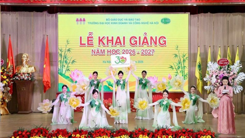 HUBT khai giảng năm học 2026 – 2027: khí thế mới trên hành trình 30 năm