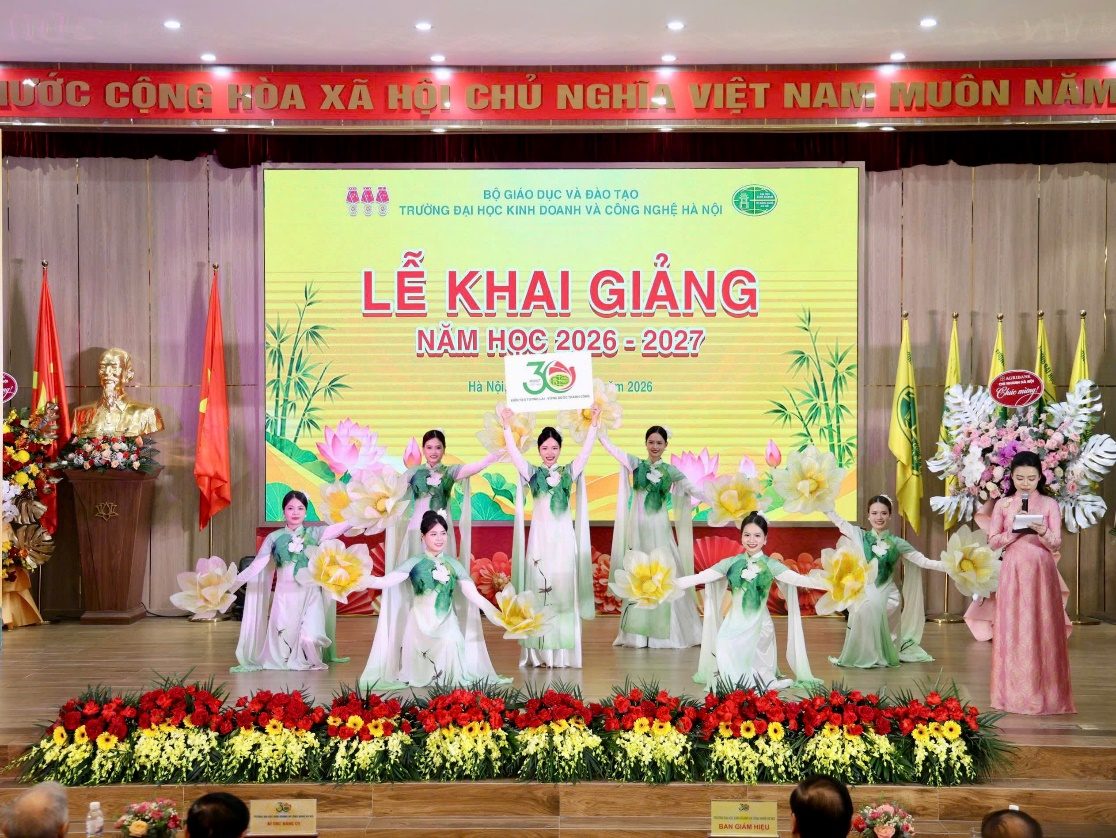 HUBT khai giảng năm học 2026 – 2027: khí thế mới trên hành trình 30 năm