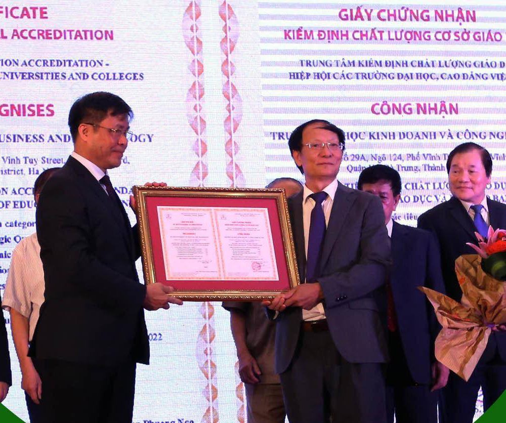Đạt chuẩn kiểm định chất lượng cơ sở giáo dục