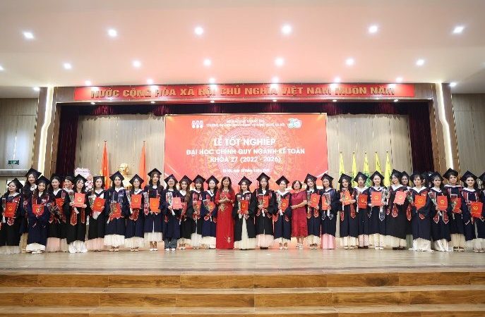 21 năm – hơn 122.700 người học